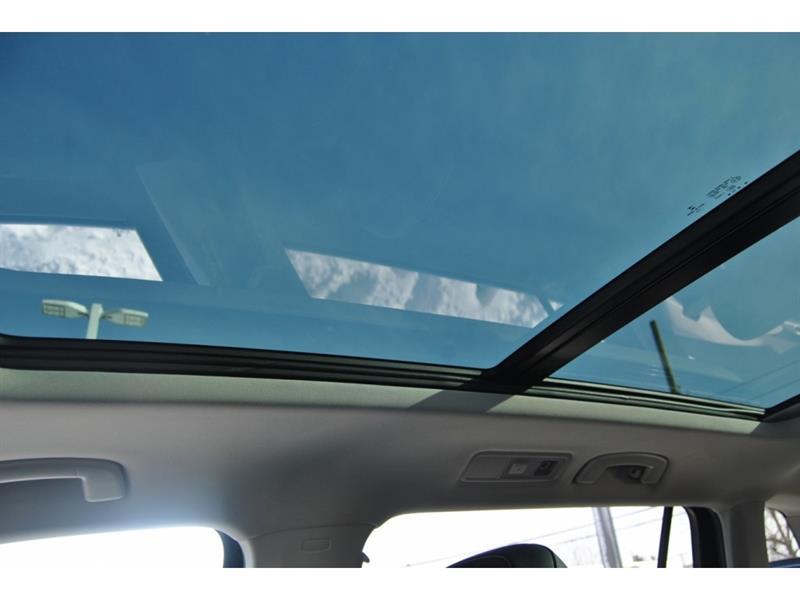 2022 Volkswagen Tiguan - Image 25