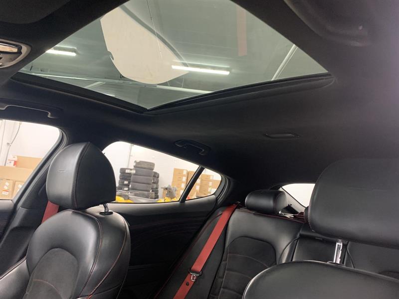kia Stinger 2022 - 18