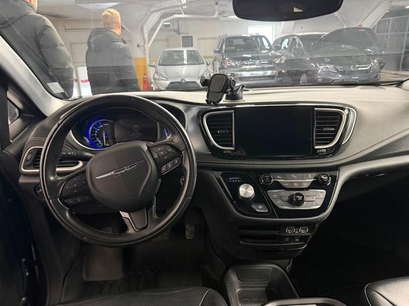 chrysler Pacifica Hybrid 2022 - 14