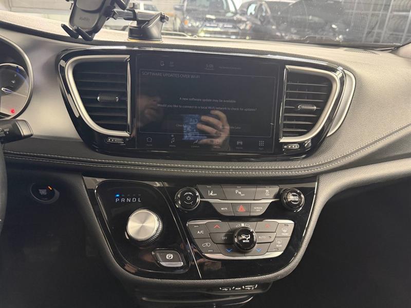 chrysler Pacifica Hybrid 2022 - 32