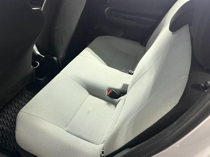 toyota Prius c 2015 - 10