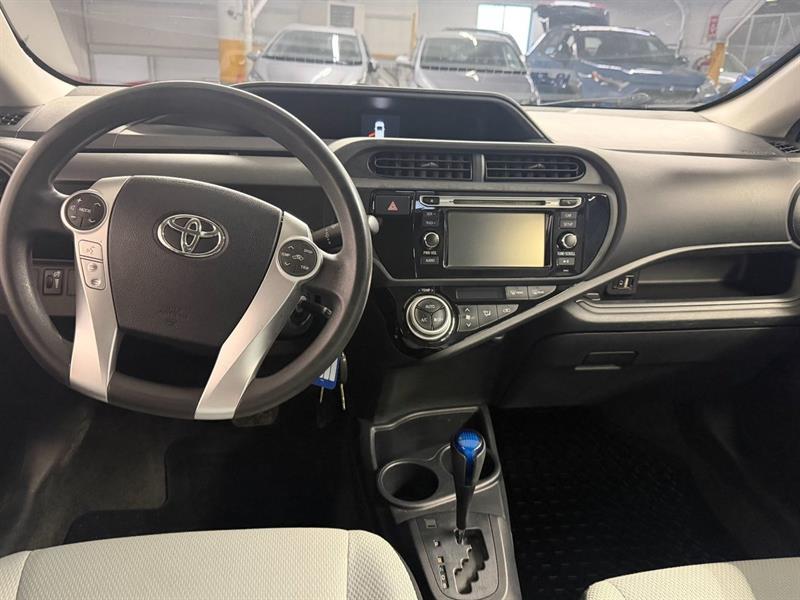 toyota Prius c 2015 - 12