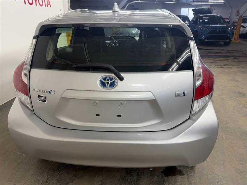 toyota Prius c 2015 - 19