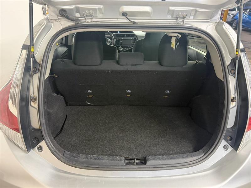 toyota Prius c 2015 - 24