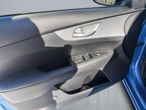 kia Forte 2023 - 10