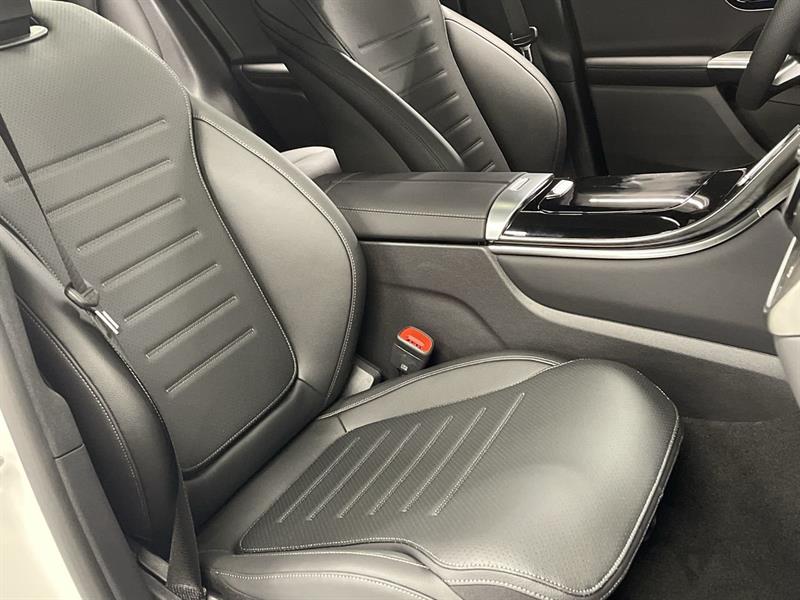 mercedes-benz GLC300 2023 - 32