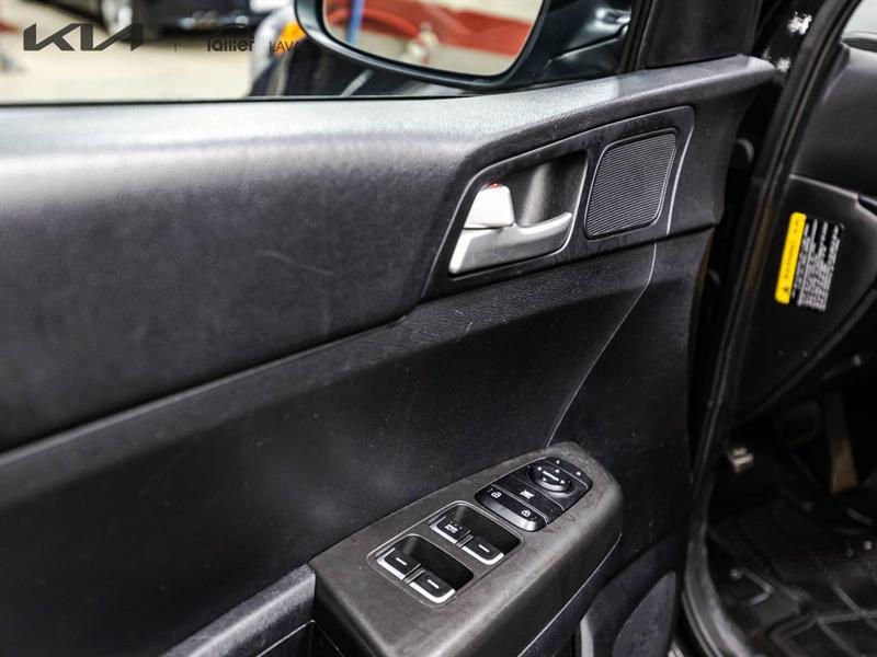 2020 Kia Sportage - Image 12