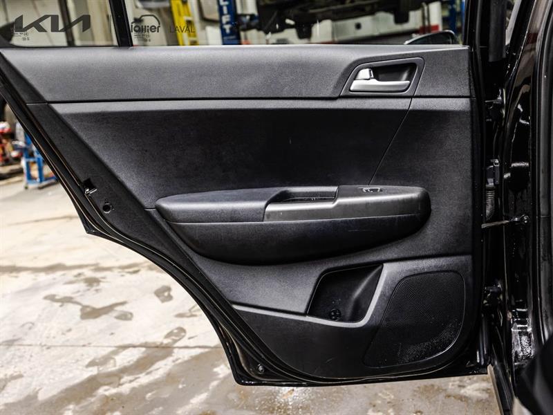 2020 Kia Sportage - Image 13