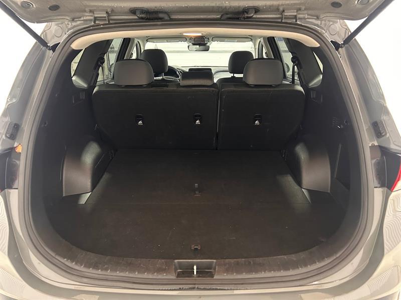 2023 Hyundai Santa Fe - Image 11