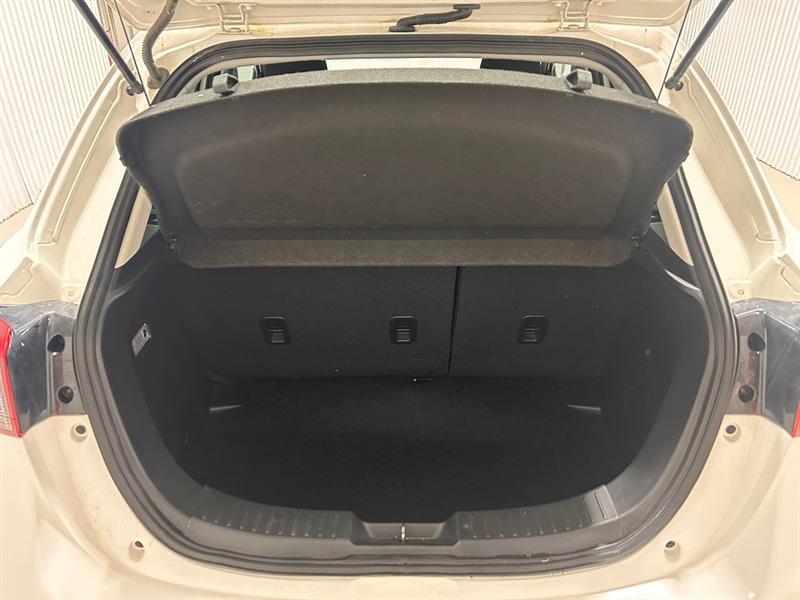 2020 Toyota Yaris - Image 16