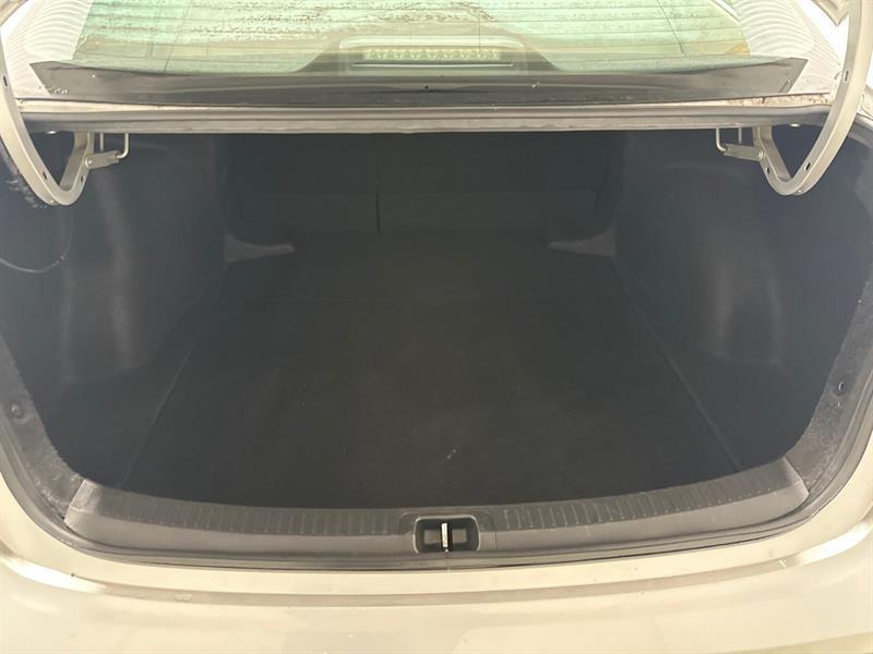 2022 Toyota Corolla - Image 15