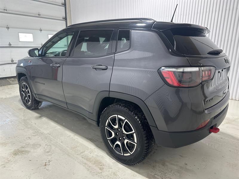 2024 Jeep Compass - Image 11