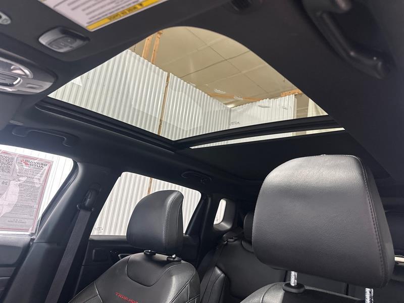 2024 Jeep Compass - Image 13