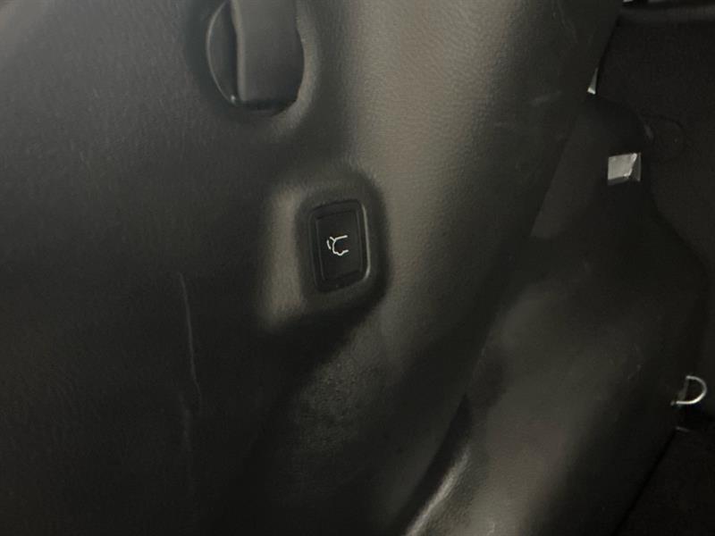 2024 Jeep Compass - Image 18