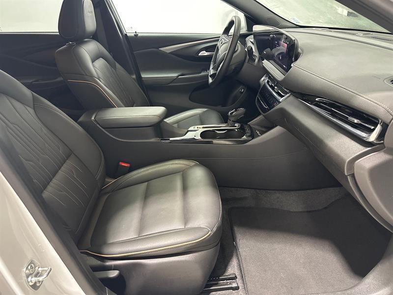 2025 Buick Envista - Image 18