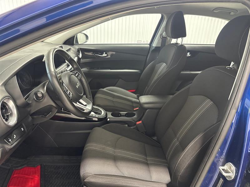 2023 Kia Forte - Image 13