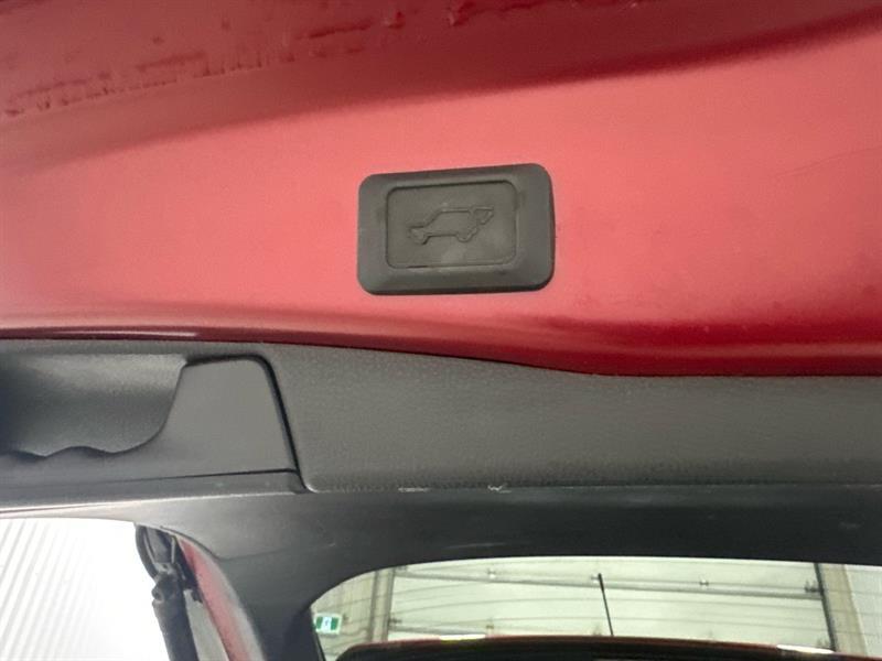 2020 Toyota RAV4 - Image 17