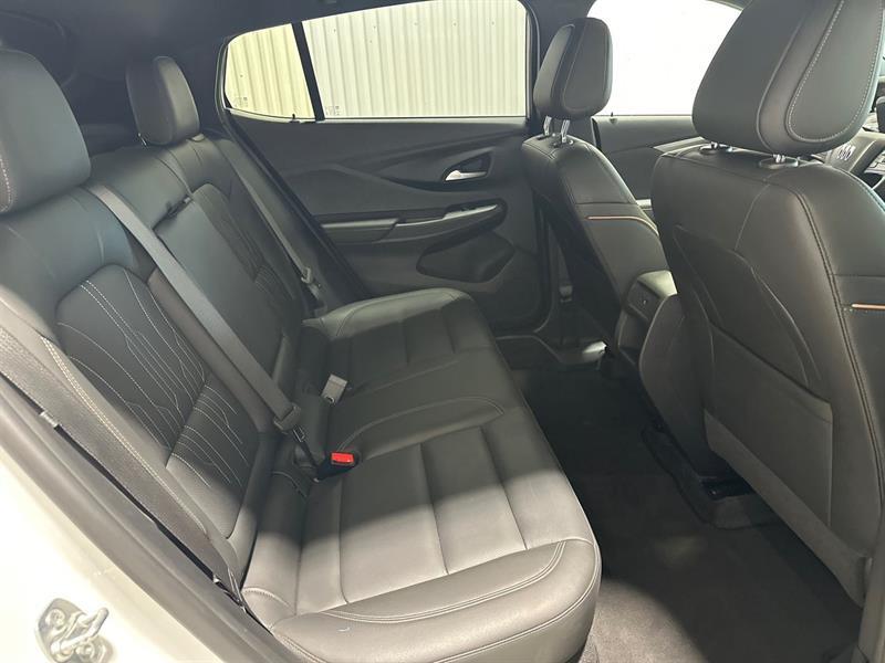 2025 Buick Envista - Image 18