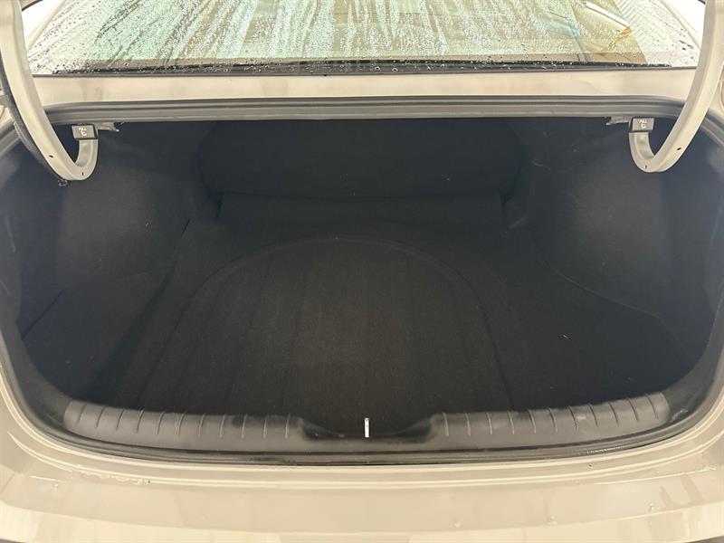 2024 Hyundai Elantra - Image 15