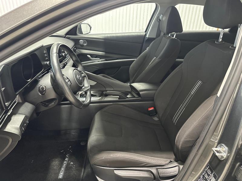 2023 Hyundai Elantra - Image 13