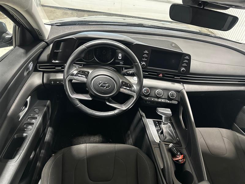 2023 Hyundai Elantra - Image 15