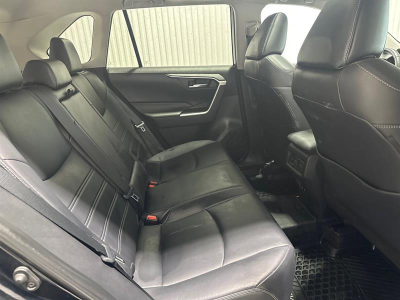 2019 Toyota RAV4 - Image 19