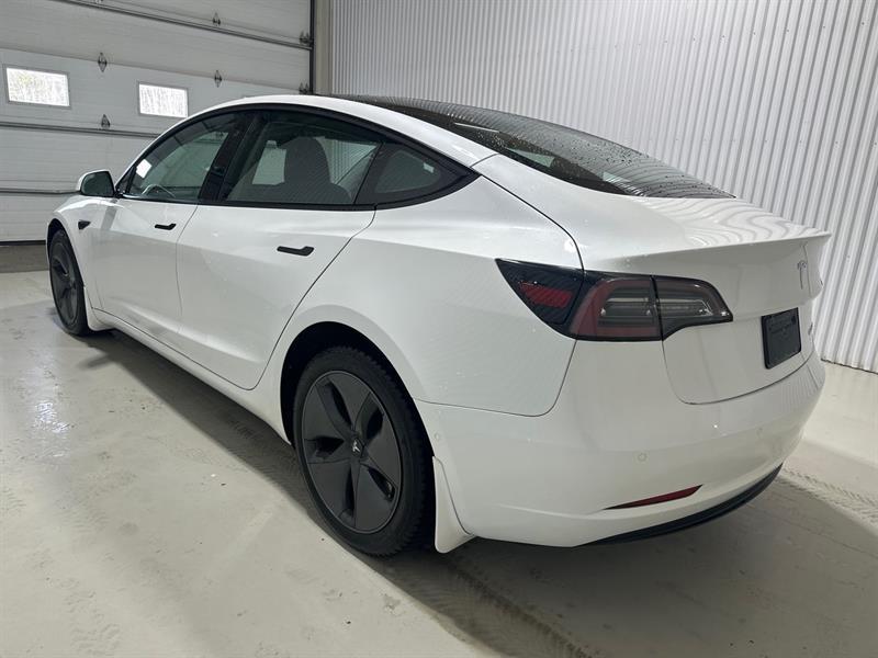 2022 Tesla Model 3 - Image 11
