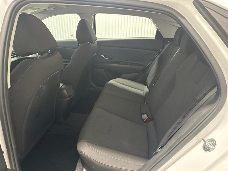 2021 Hyundai Elantra - Image 13