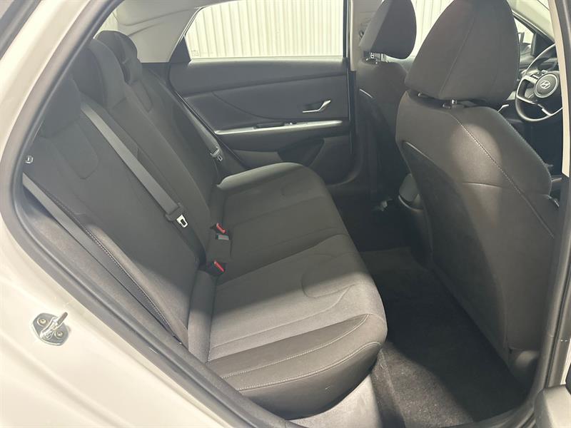 2021 Hyundai Elantra - Image 15