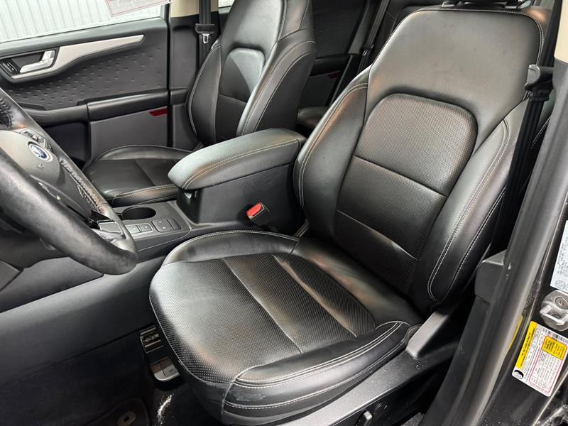 2020 Ford Escape - Image 13