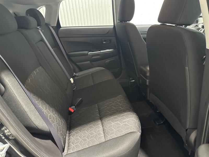 2024 Mitsubishi RVR - Image 15