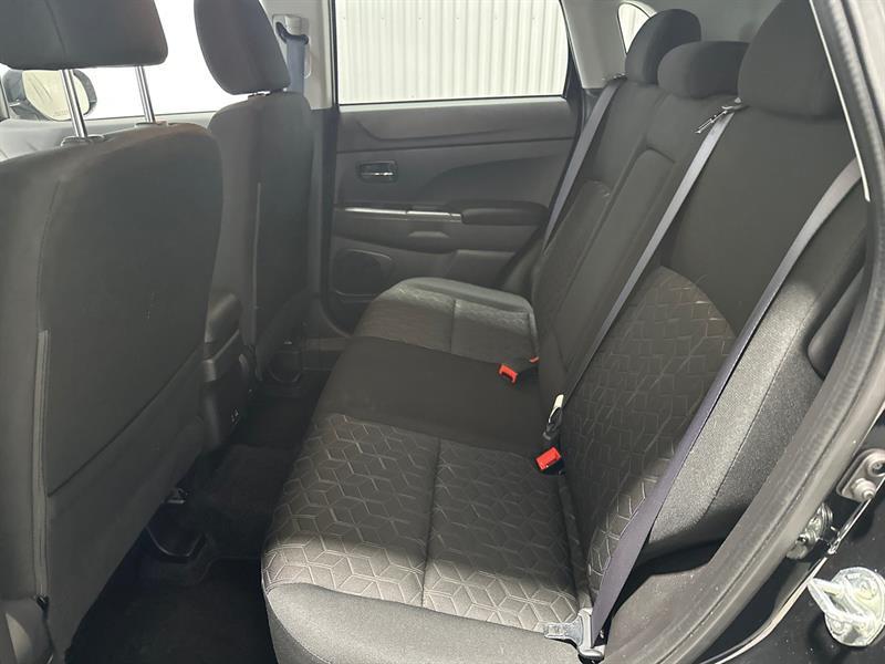 2024 Mitsubishi RVR - Image 17