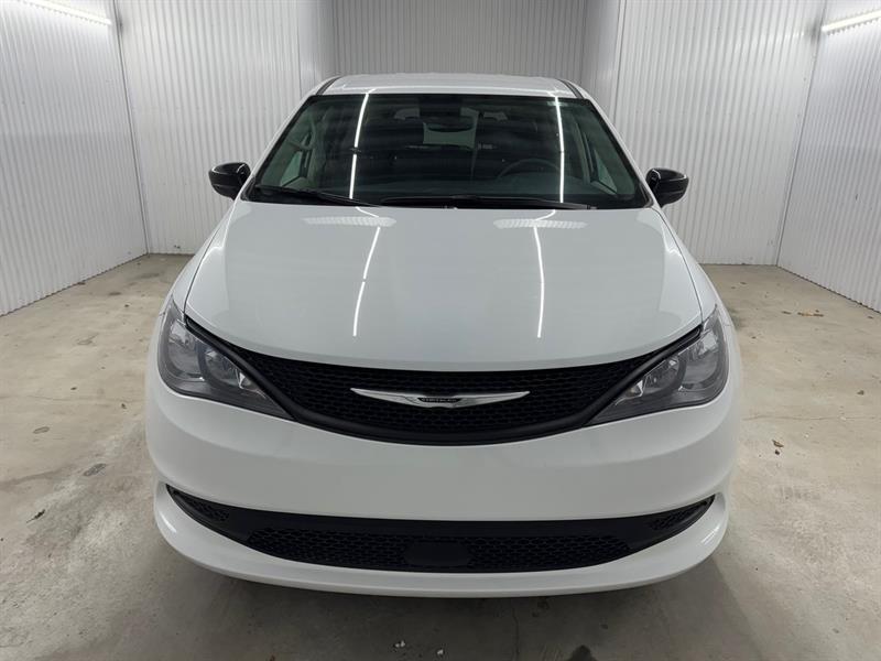 2024 Chrysler Grand Caravan - Image 2