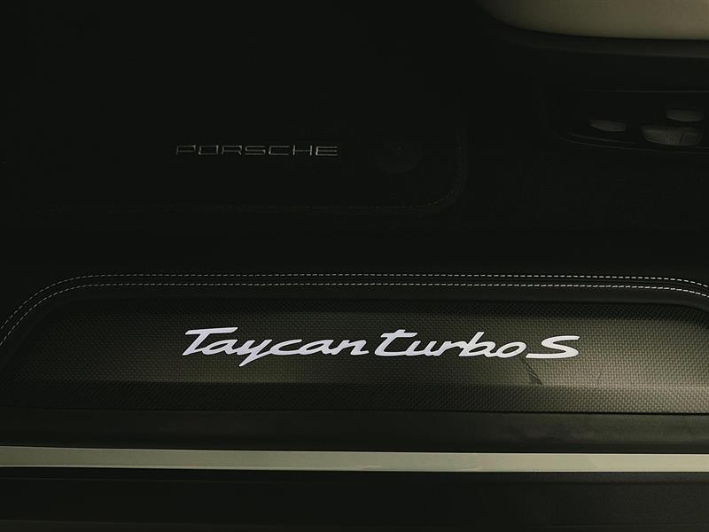 porsche Taycan 2023 - 31