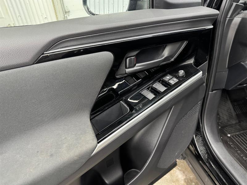 2023 Subaru Solterra - Image 11