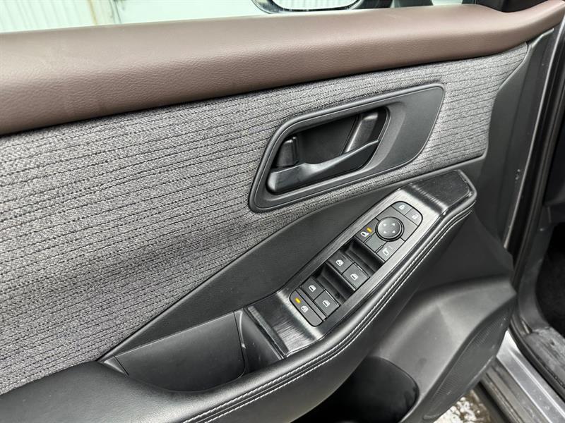 2021 Nissan Rogue - Image 13