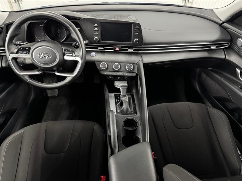 2023 Hyundai Elantra - Image 16