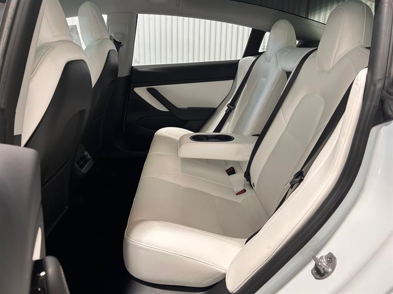 2020 Tesla Model 3 - Image 17