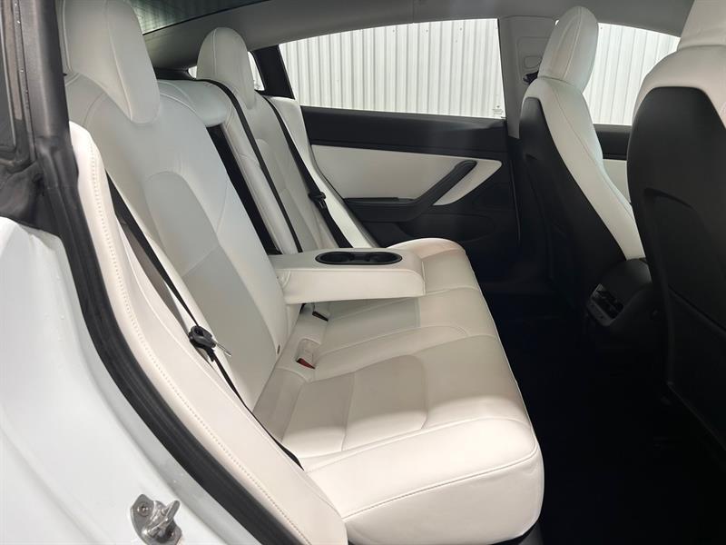 2020 Tesla Model 3 - Image 19