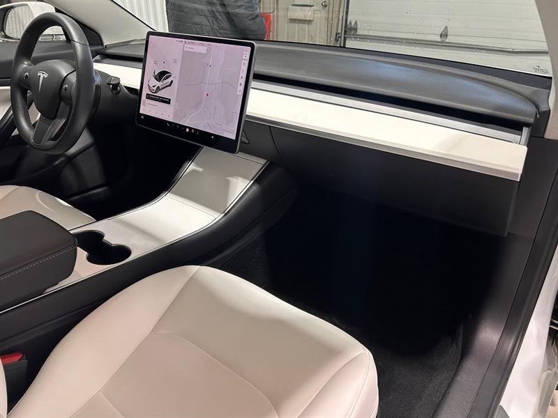 2020 Tesla Model 3 - Image 21