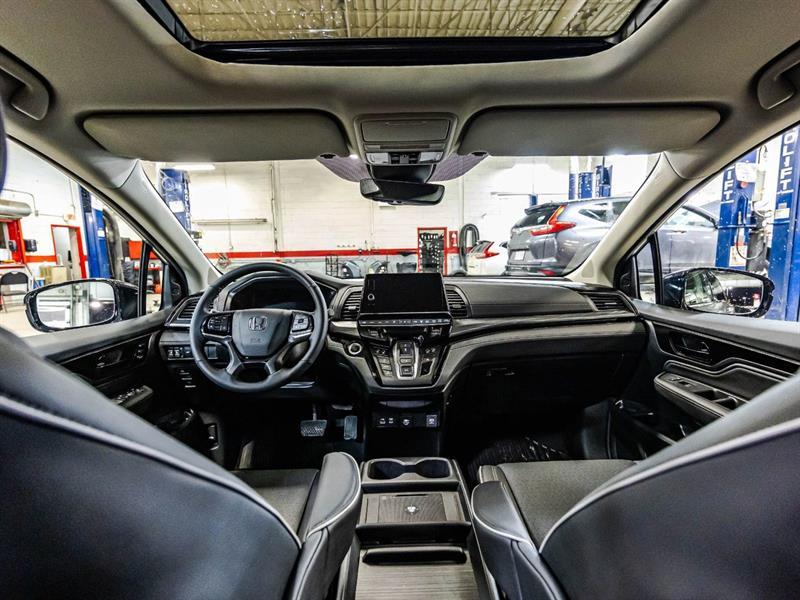 2026 Honda Odyssey - Image 15