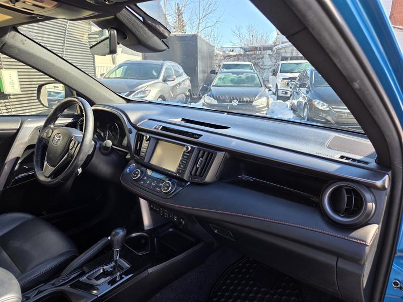 2017 Toyota RAV4 - Image 10