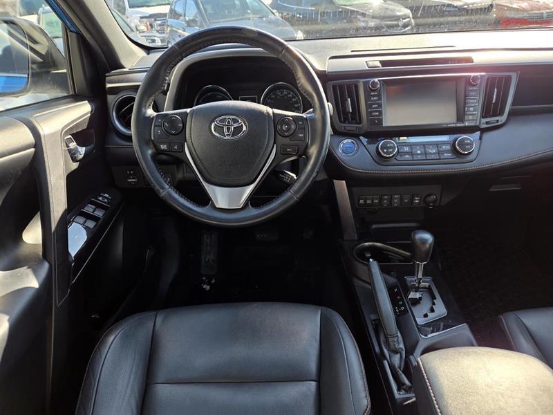 2017 Toyota RAV4 - Image 14