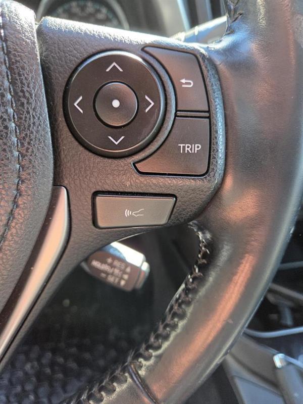 2017 Toyota RAV4 - Image 20