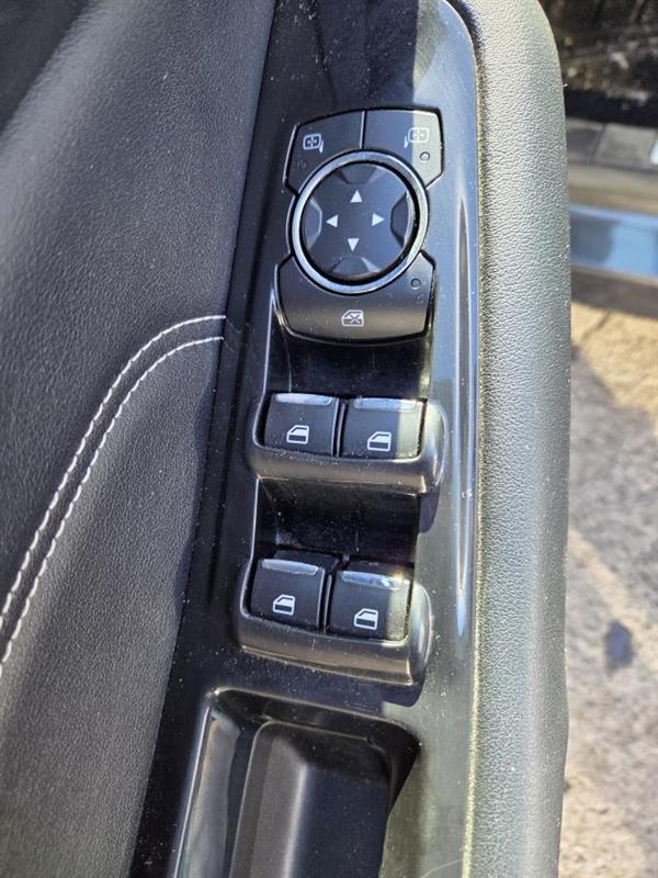 2015 Ford Edge - Image 17