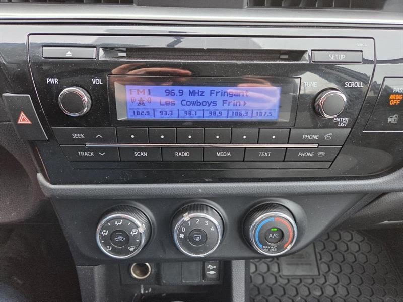 2014 Toyota Corolla - Image 20