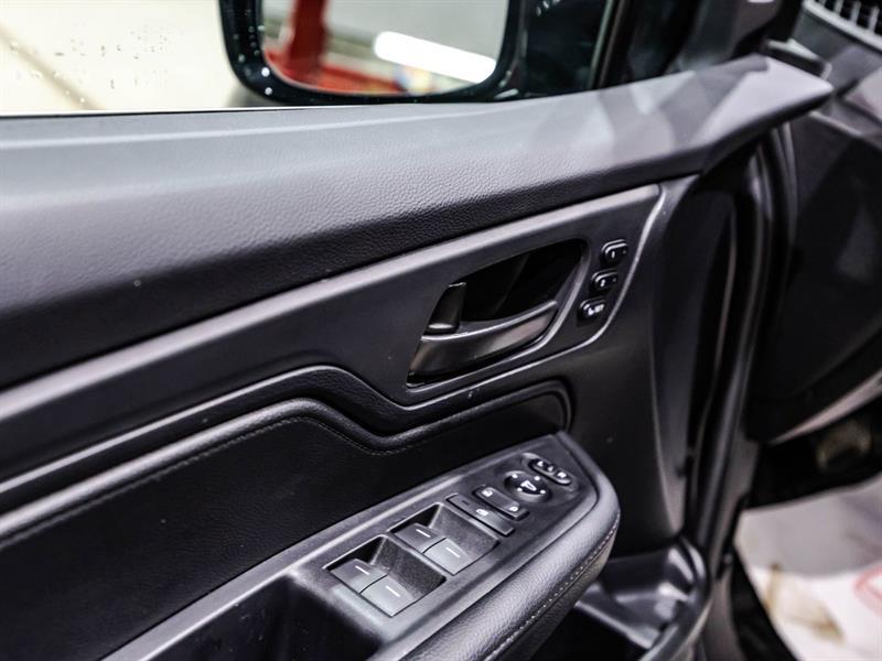 2025 Honda Odyssey - Image 12