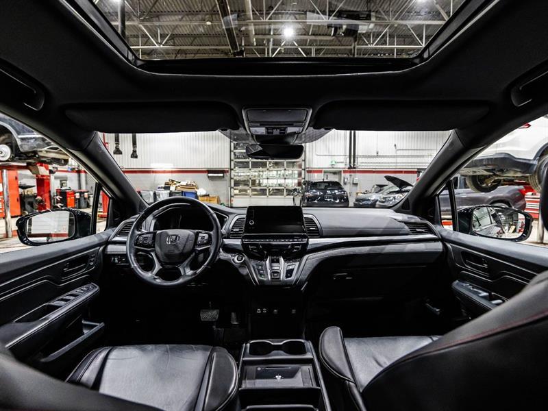 2025 Honda Odyssey - Image 15