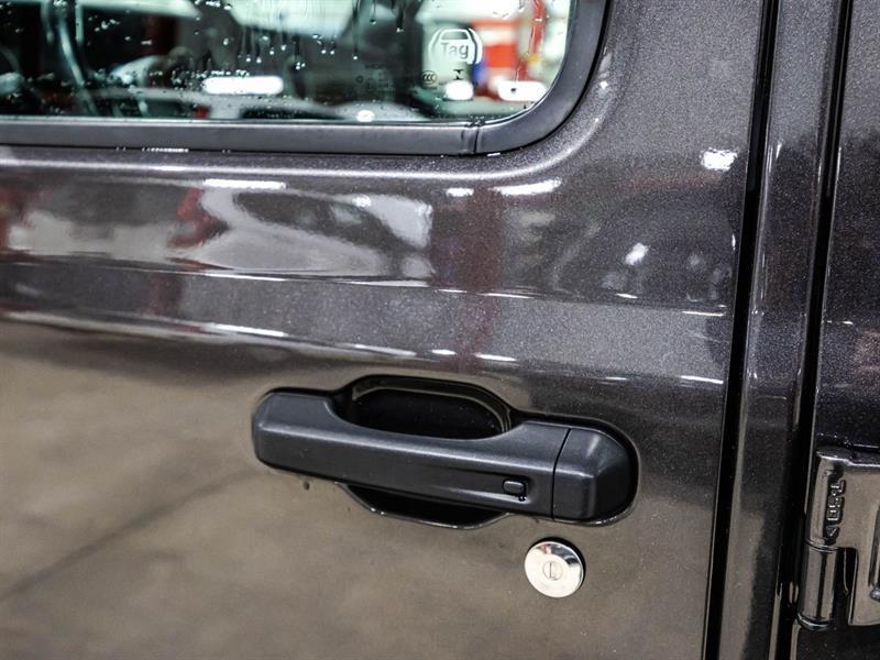 2021 Jeep Wrangler - Image 11