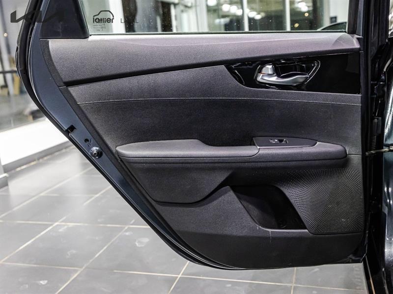 2023 Kia Forte - Image 13